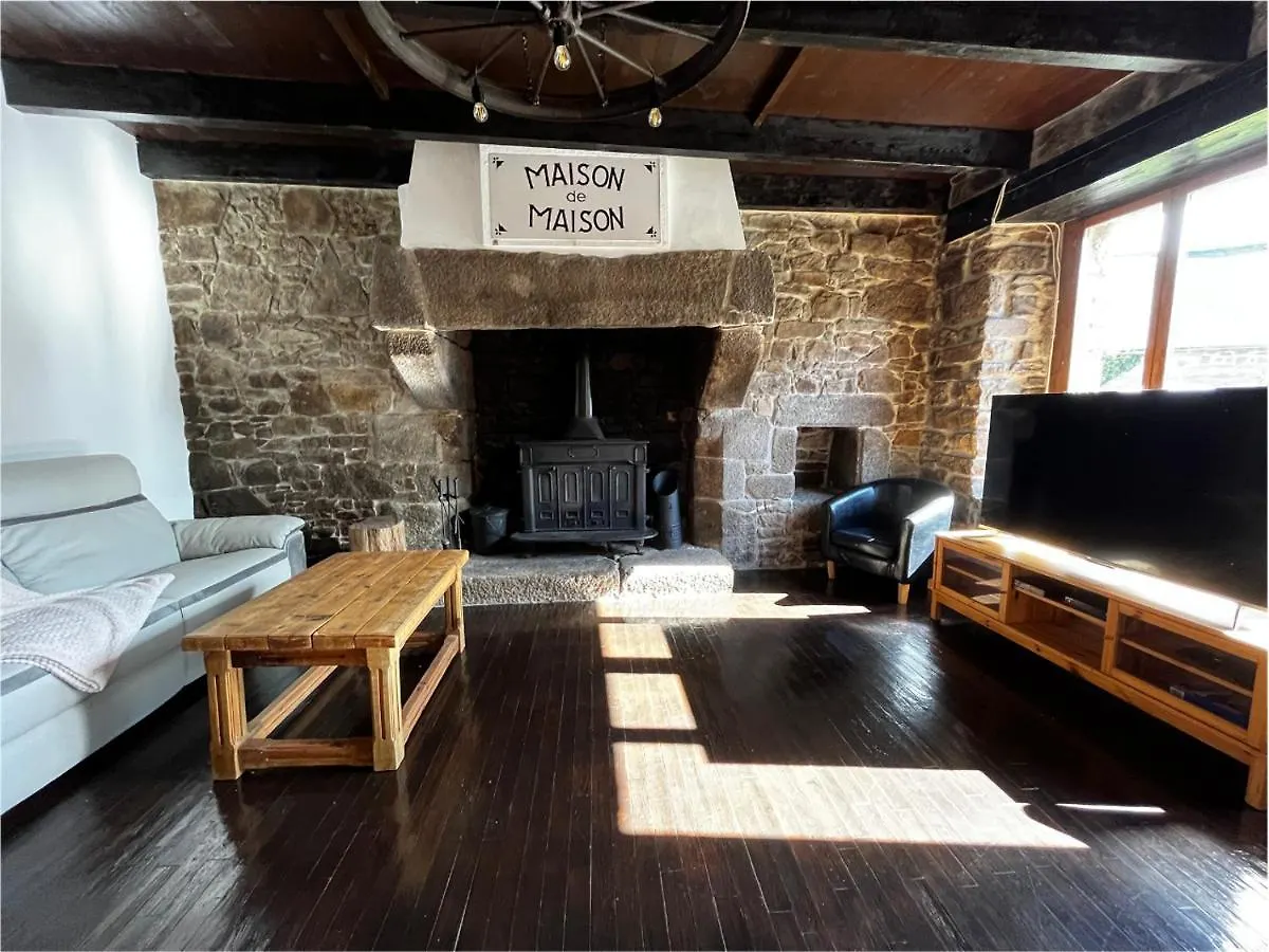 Maison De Maison Mael-Pestivien Holiday home